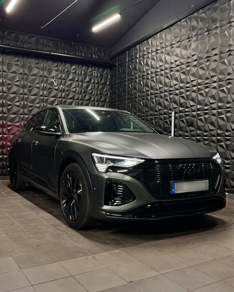 Audi Q8 e-tron — matowa folia ochronna, front